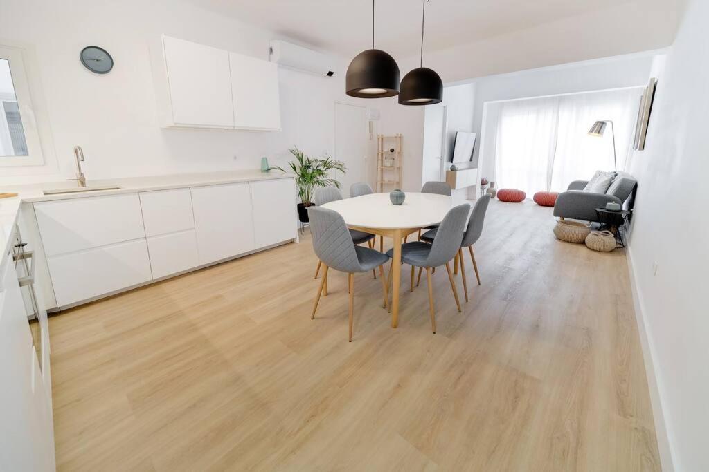 Esplendido Apartamento En El Centro Малага Екстер'єр фото